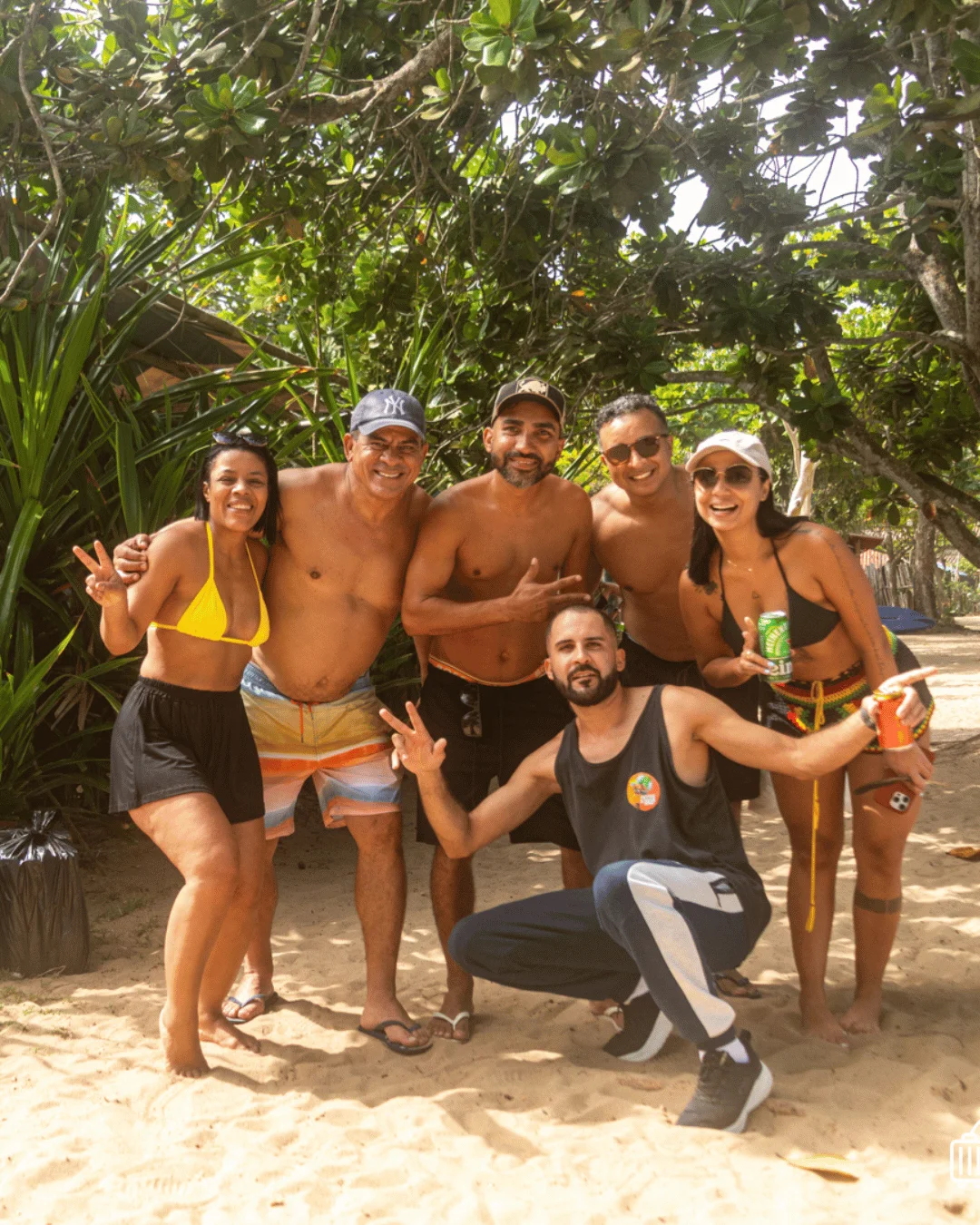 Turma na Praia do Sono em Paraty (RJ)